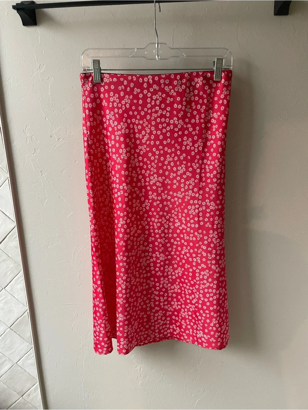 LOFT Red Floral Midi Skirt - Picture 2 of 6